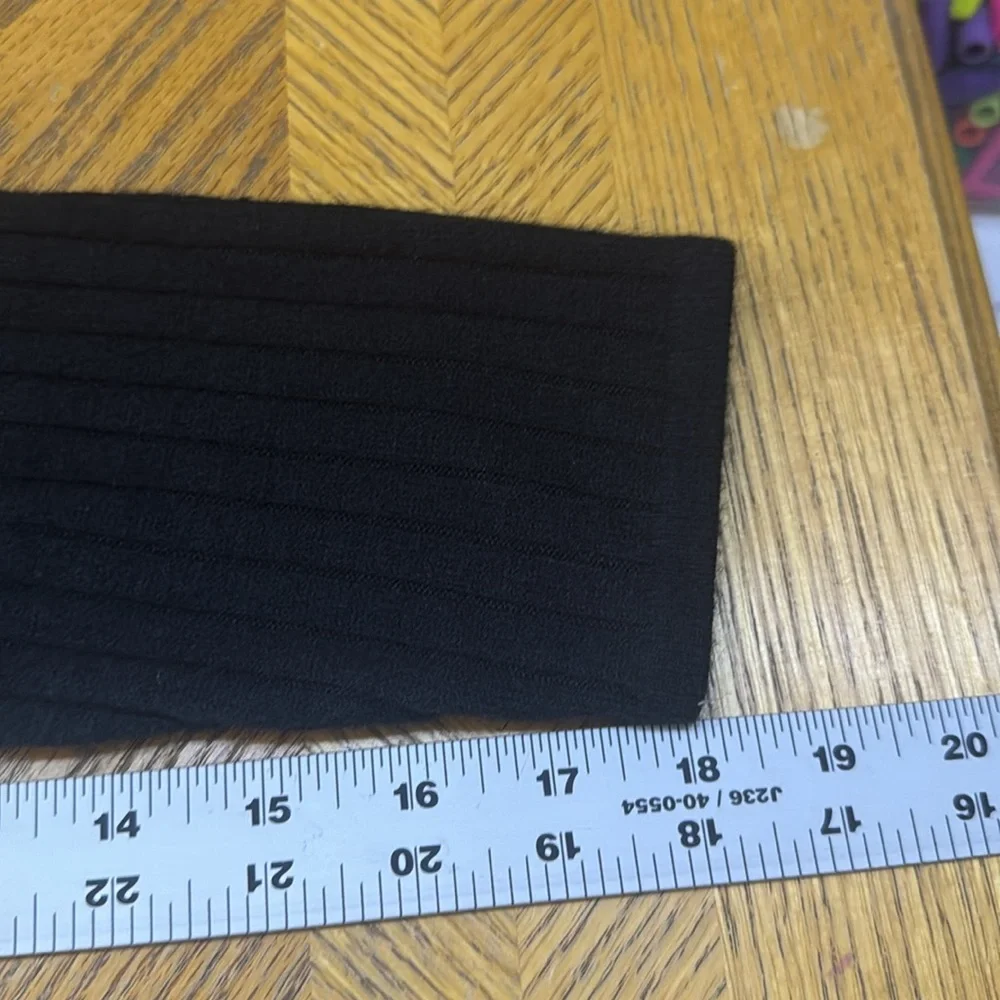Black Ribbed Women's Top - Picture 14 of 15